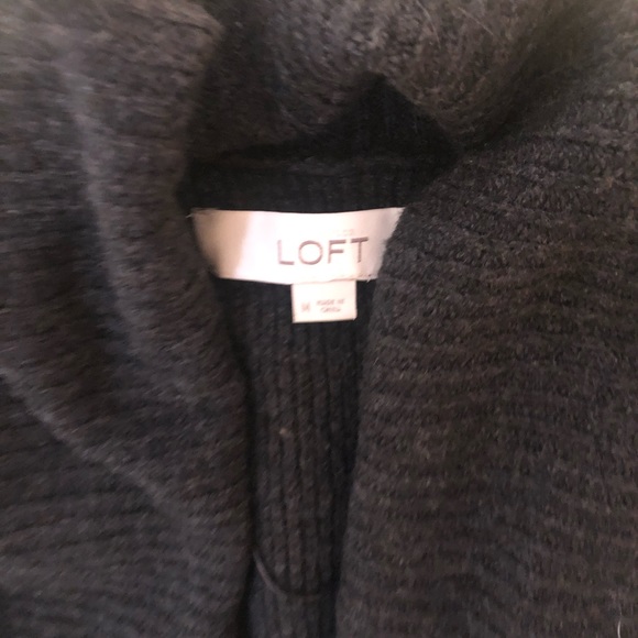 Ann Taylor cardigan - Picture 2 of 2